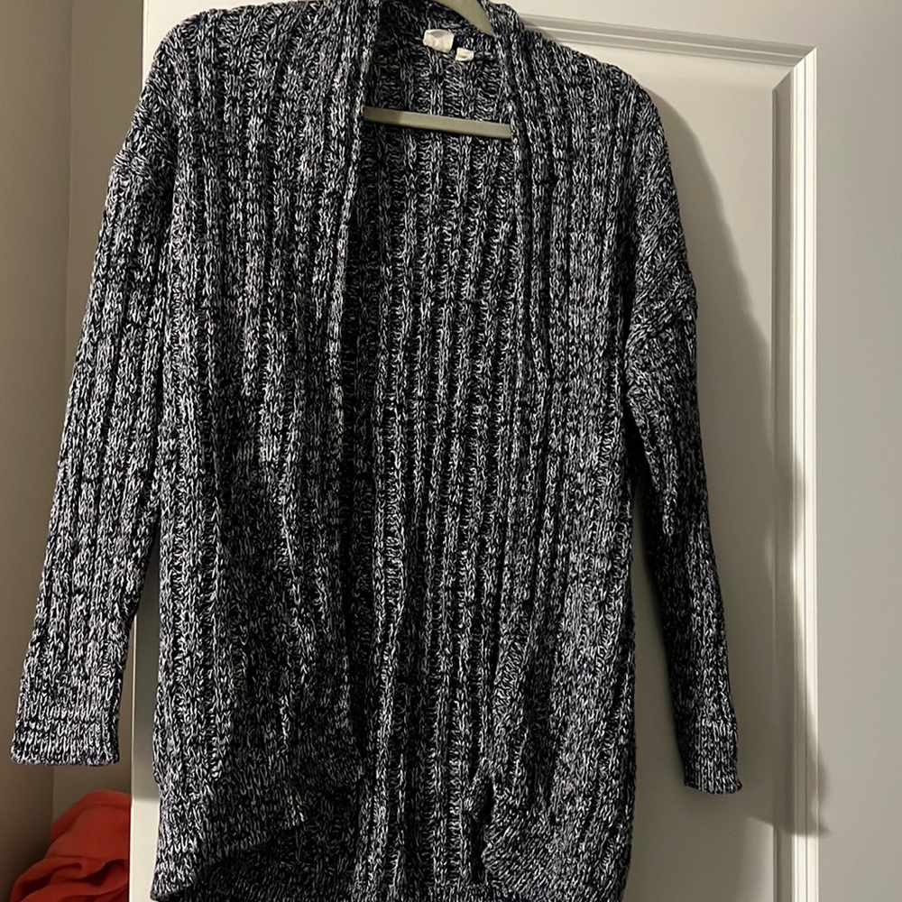 GAP sweater